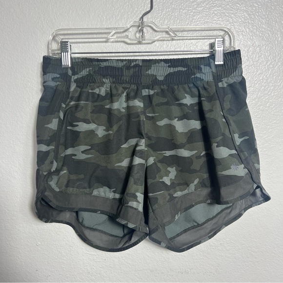 Athleta Racer Run Shorts 4” Olive Camo Lux Mesh Size M - Picture 3 of 9